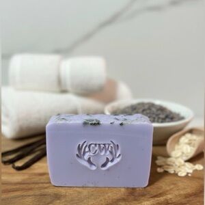 LAVENDER WHISPERS - Body bar / CW PETALS & PEAKS HANDCRAFTED 🪻